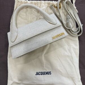 JACQUEMUS The long Chiquito